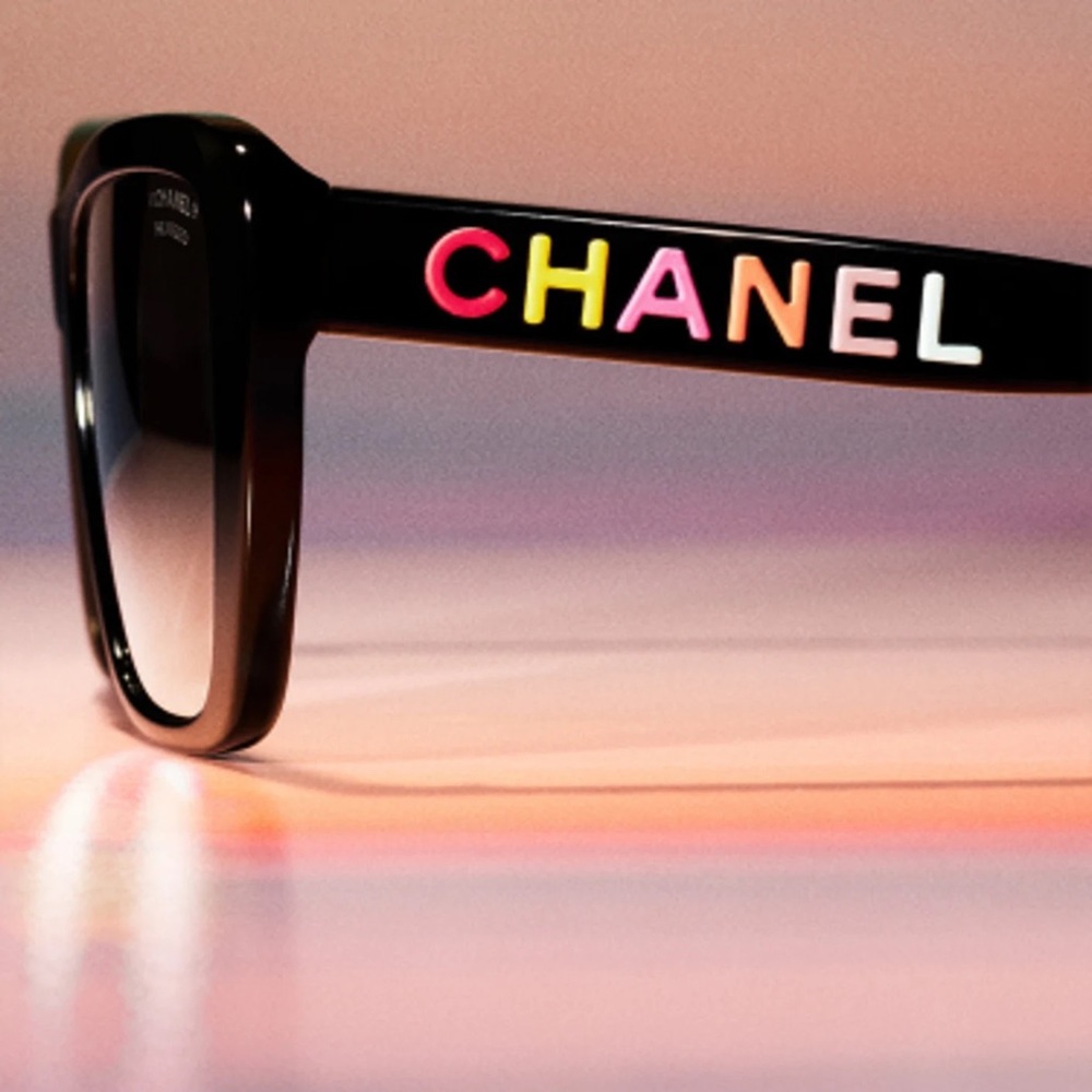 CHANEL Black Sunglasses with Multicolor Logo - Picture 2 of 8